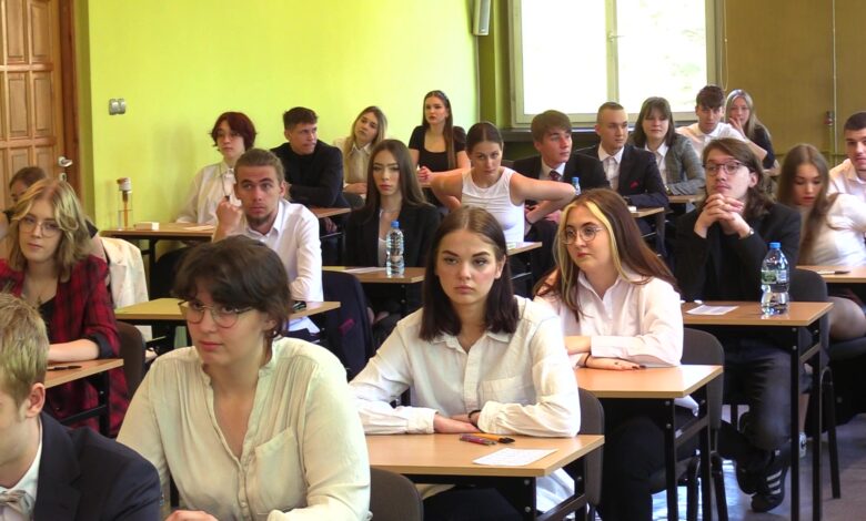 „Nie było Potopu, więc jest dobrze”. Maturzyści o egzaminie. Zobaczcie wideo