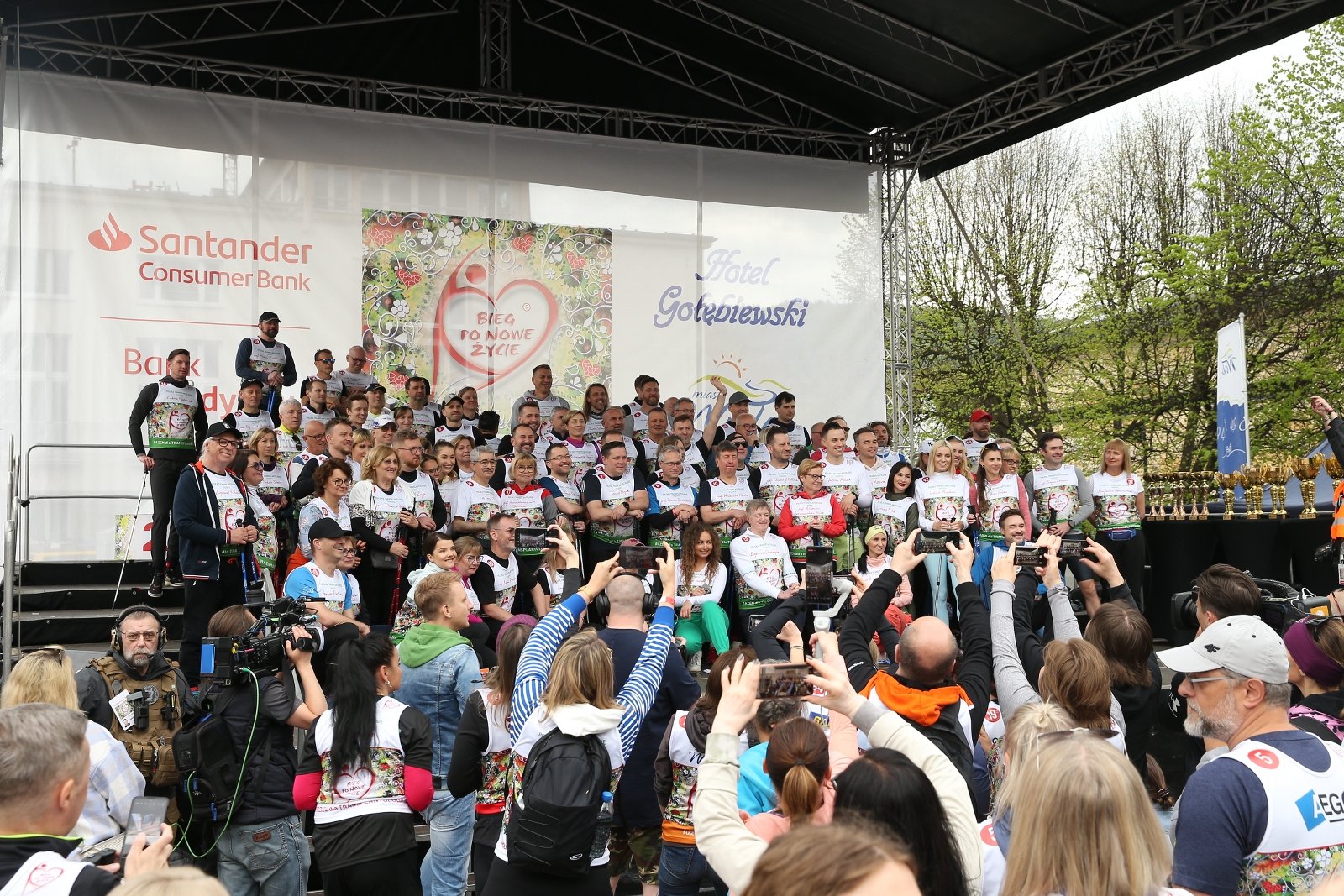 Autorytety medycyny transplantacyjnej oraz gwiazdy sportu muzyki teatru i filmu - uczestnicy 22. Biegu po Nowe Życie (fot. mat. prasowe)