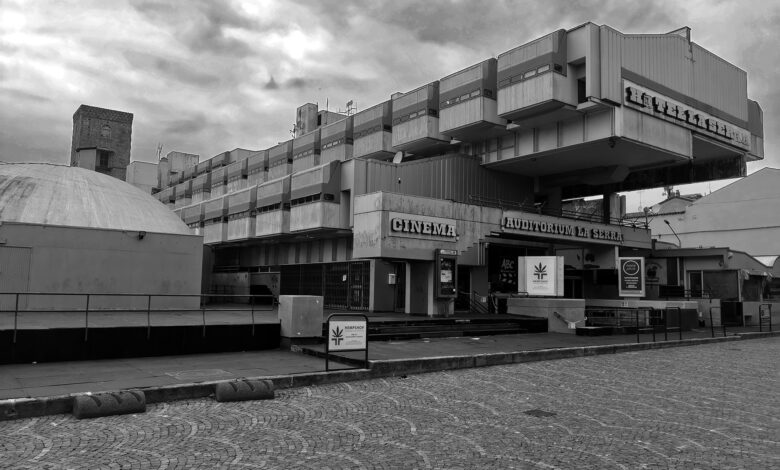 Nocleg w opuszczonym hotelu Hotel La Serra