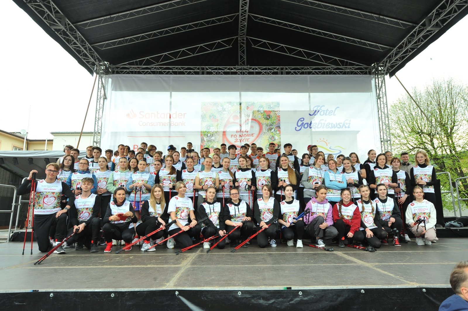 Młodzież ze śląskich szkół która po raz pierwszy uczestniczyła w Biegu po Nowe Życie (fot. mat. prasowe)