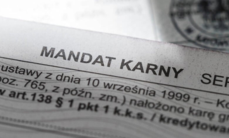 Skarbówka skontrolowała studia tatuażu i solaria. Posypały się mandaty. Fot. KAS Śląsk