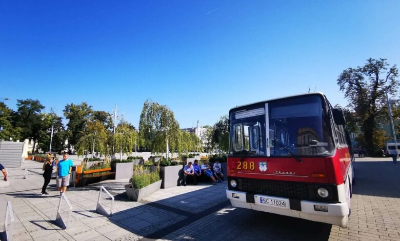 Ikarusy w Katowicach Parada ikarusów 50 lat ikarusów