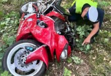 Motocyklista uderzył w drzewo. Jazda próbna zakończona śmiercią/fot.KPP Łuków