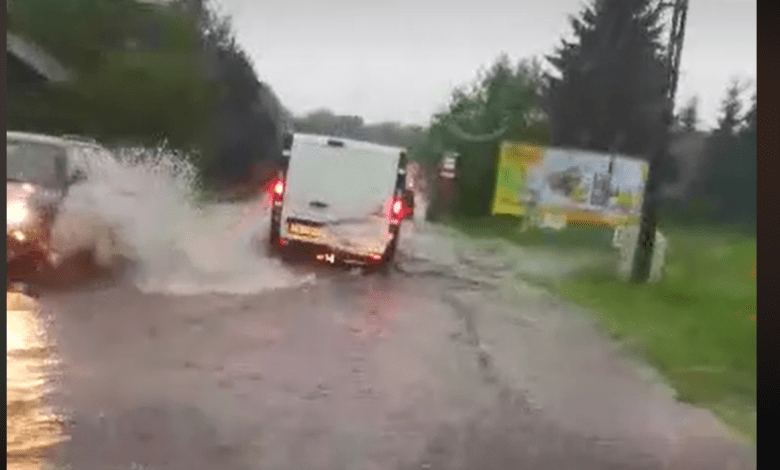 Zalana droga DW 790 w Dabrowie Górniczej 17 lipca