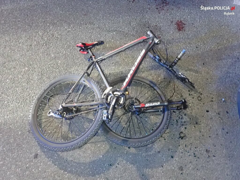 Pijany rowerzysta dobił do samochodu. Mandat? 4 tys. zł. Fot. Policja Śląska