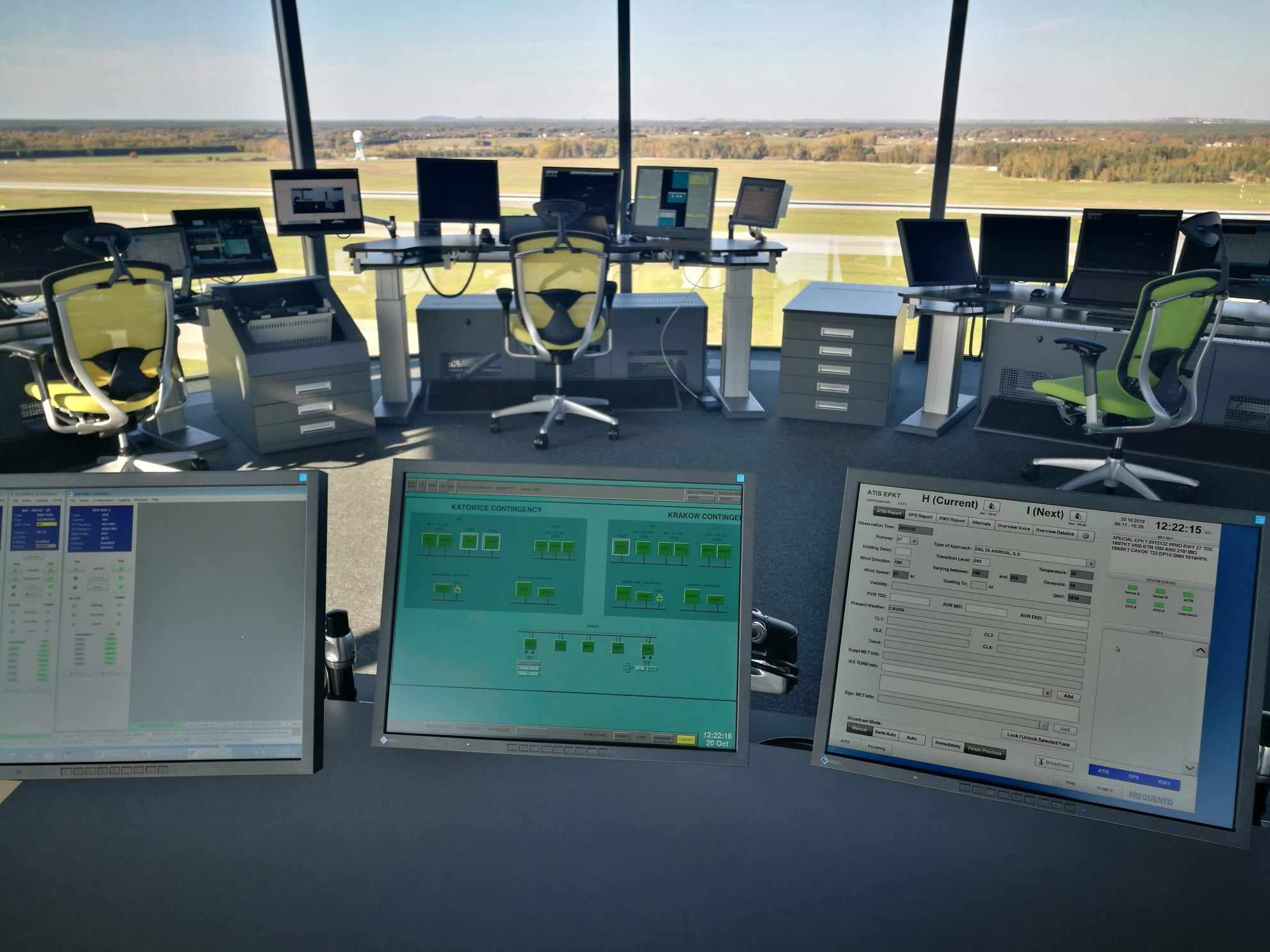 wieża kontroli ruchu lotniczego Katowice Airport
