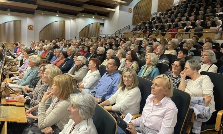 Aktywny Senior. Srebrne Katowice: Uniwersytet Trzeciego Wieku