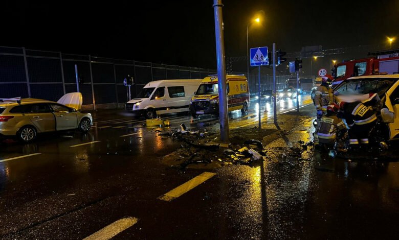 Zderzenie forda z busem. Kierowca osobówki nie żyje/fot.Policja Podkarpacka