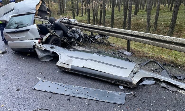 Tragedia w Tworogu. Nie żyje kierowca forda/fot.Śląska Policja