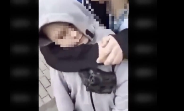 Nastolatkowie znęcali się nad dzieckiem z autyzmem