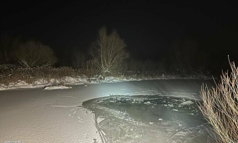 Pod 15-latkiem załamał się lód. Chłopak nie żyje/fot.policja.pl