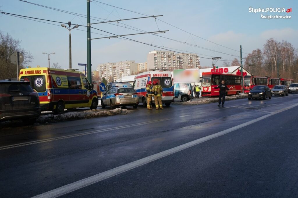 Śląskie: Wjechał po tramwaj/fot.Śląska Policja