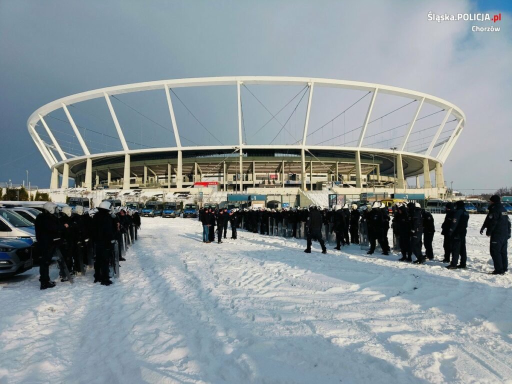 Policjanci gotowi na Ekstraklasę na Stadionie Śląskim/fot.Śląska Policja