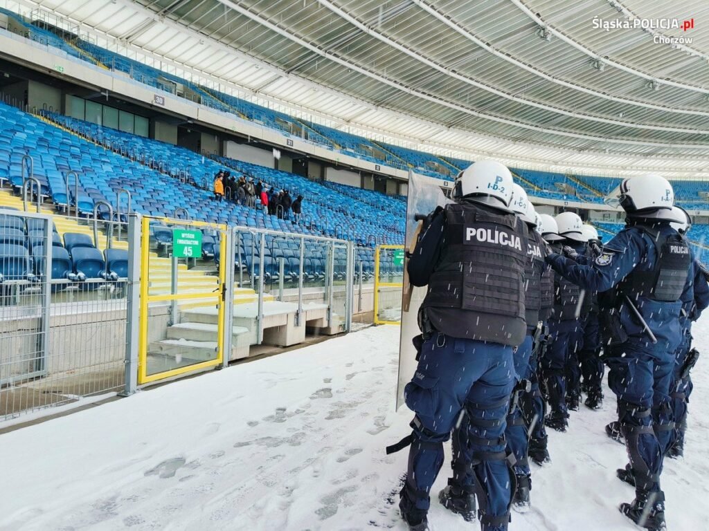 Policjanci gotowi na Ekstraklasę na Stadionie Śląskim/fot.Śląska Policja
