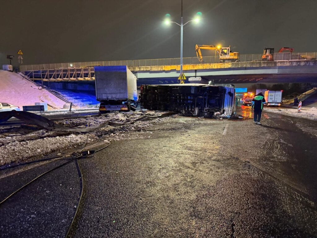 Katowice: DTŚ całkowicie zablokowana. Utrudnienia potrwają nawet 7 godzin/fot.Śląska Policja/fb