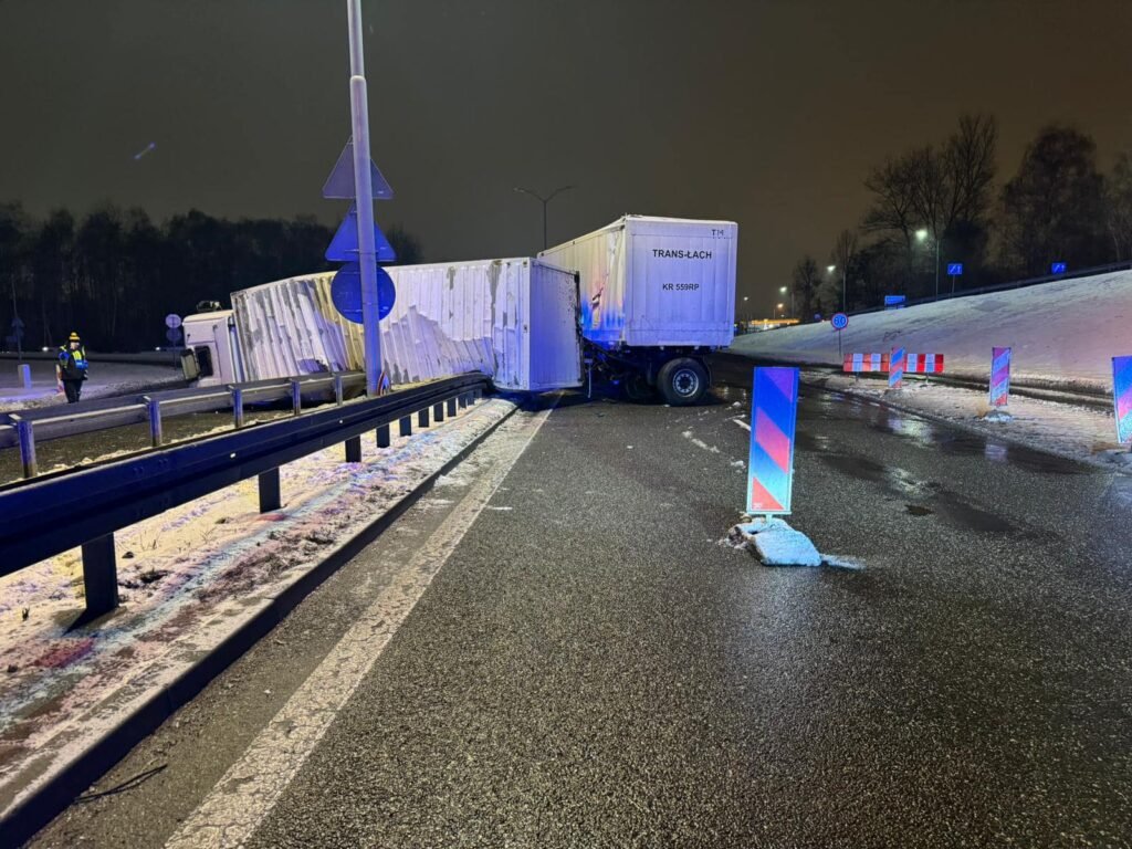 Katowice: DTŚ całkowicie zablokowana. Utrudnienia potrwają nawet 7 godzin/fot.Śląska Policja/fb