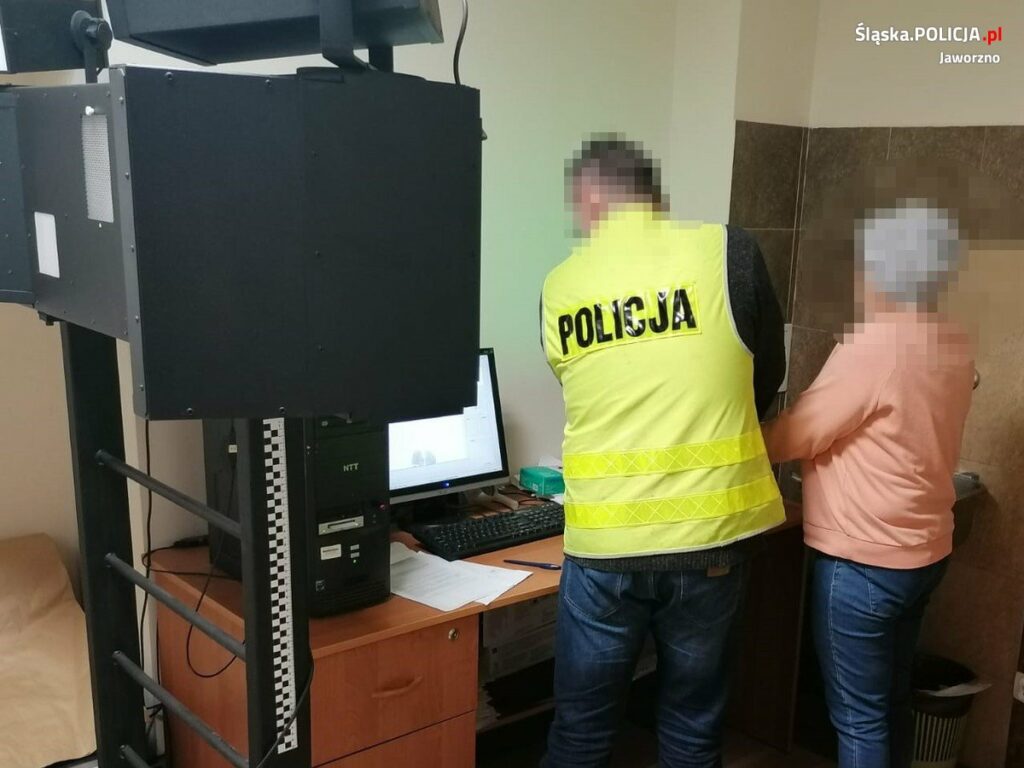 Jaworzno: Wędlina z pinezkami. Seniorka z zarzutem/fot.KMP Jaworzno
