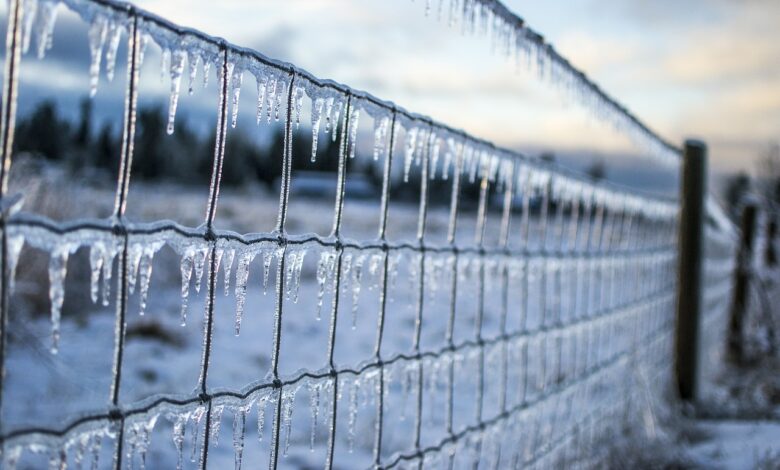 Zwłoki mężczyzny w śnieżnej zaspie/fot.pixabay.com