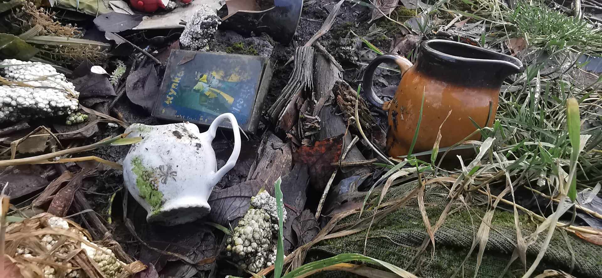 potłuczona ceramika i porcelana