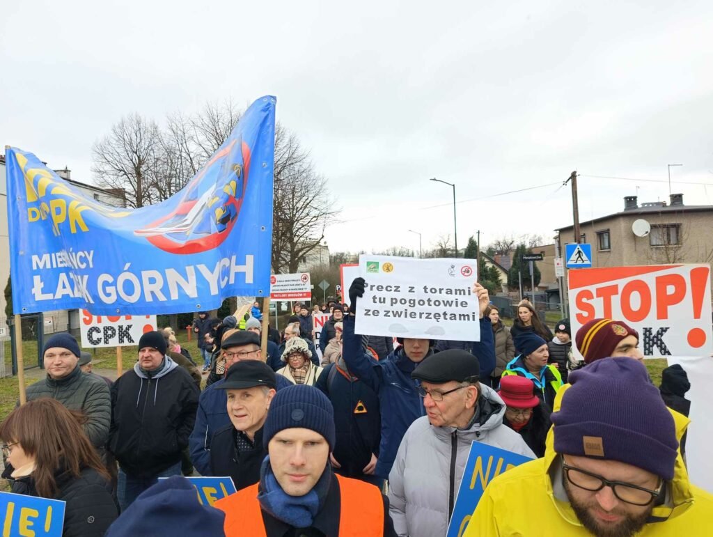 W Mikołowie trwa protest Stop CPK przez Śląsk Zobaczcie zdjęcia. Fot. Wojciech Żegolewski