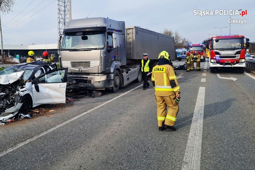 Tragiczny wypadek w Ustroniu. Nie żyje jedna osoba. Fot. Policja Śląska