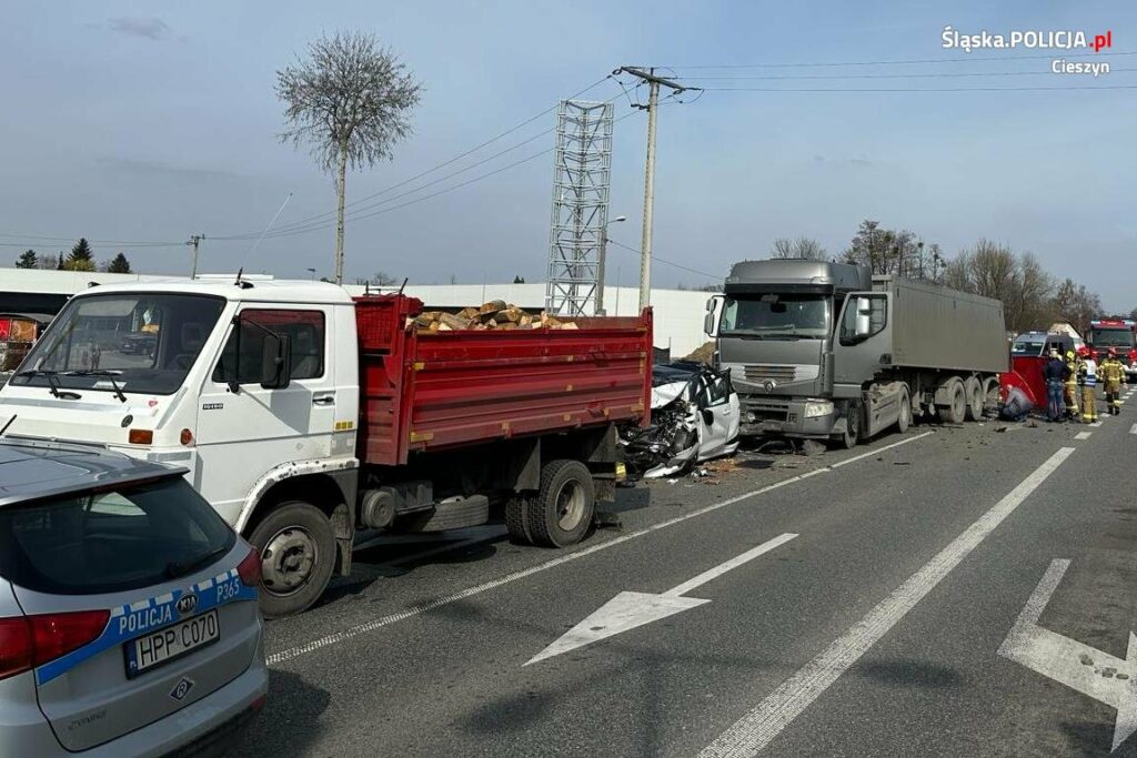 Tragiczny wypadek w Ustroniu. Nie żyje jedna osoba. Fot. Policja Śląska