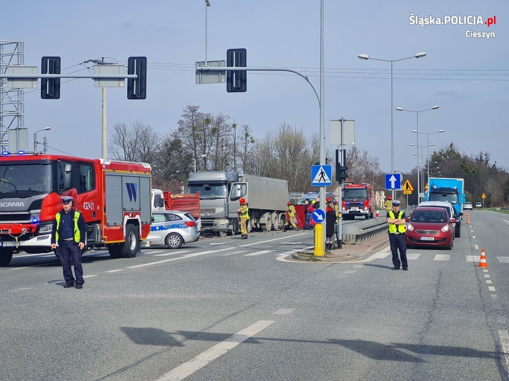Tragiczny wypadek w Ustroniu. Nie żyje jedna osoba. Fot. Policja Śląska