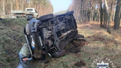 Wypadek busa w Kobiórze. Są utrudnienia. Fot. Śląska Policja