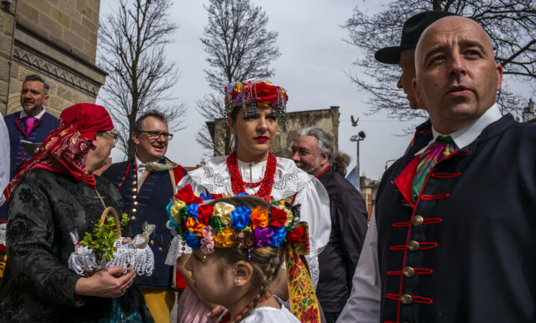 Święcenie pokarmów w strojach rozbarskich. Zobaczcie wideo. Fot. Paweł Jędrusik