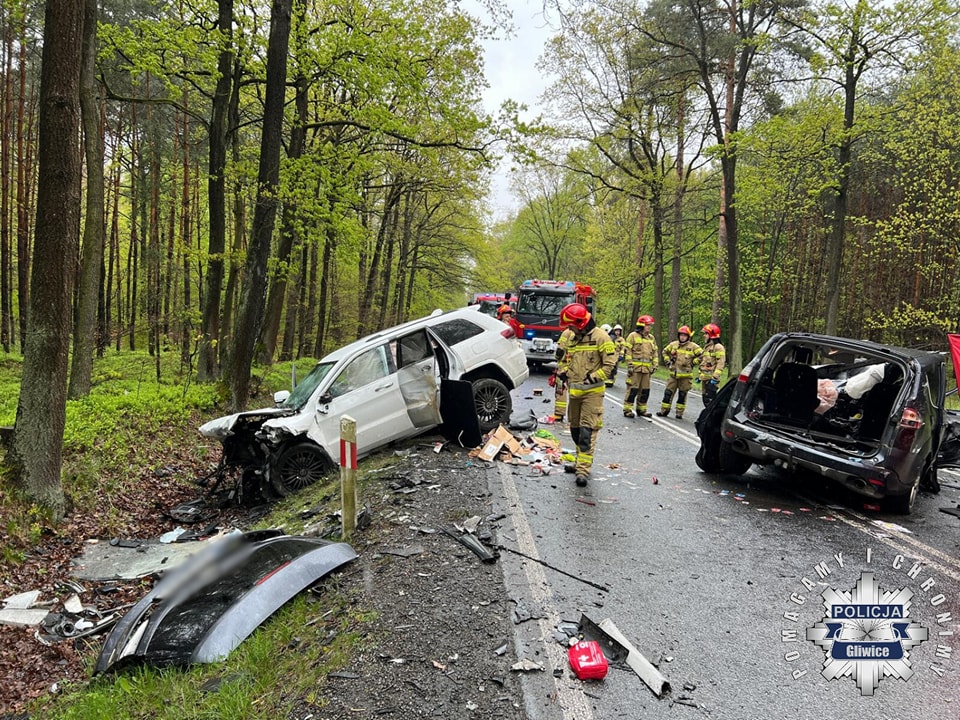 Tragiczny wypadek w powiecie gliwickim. Nie żyją dwie osoby. Fot. Policja Śląska