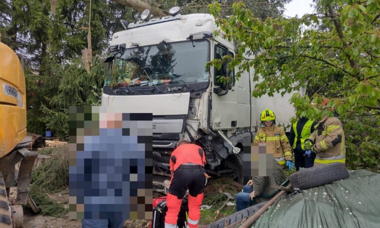 Tir wjechał w przystanek. 5 osób w szpitalu/fot.Policja Podkarpacka