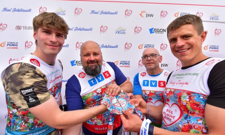 24. Bieg po Nowe Życie - sztafeta TVS w składzie od lewej: Jacek Konat, Maciej Zawojski, Wojtek Żegolewski, Jan Kopacz