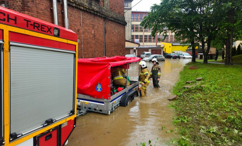 Alarm przeciwpowodziowy w powiecie bielskim 4 czerwca 2024, około 300 interwencji straży pożarnej. Fot. Komenda Miejska Państwowej Straży Pożarnej w Bielsku-Białej