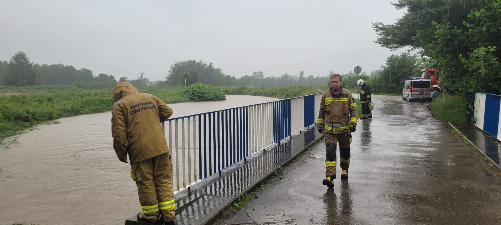Alarm przeciwpowodziowy w powiecie bielskim 4 czerwca 2024, około 300 interwencji straży pożarnej. Fot. Komenda Miejska Państwowej Straży Pożarnej w Bielsku-Białej