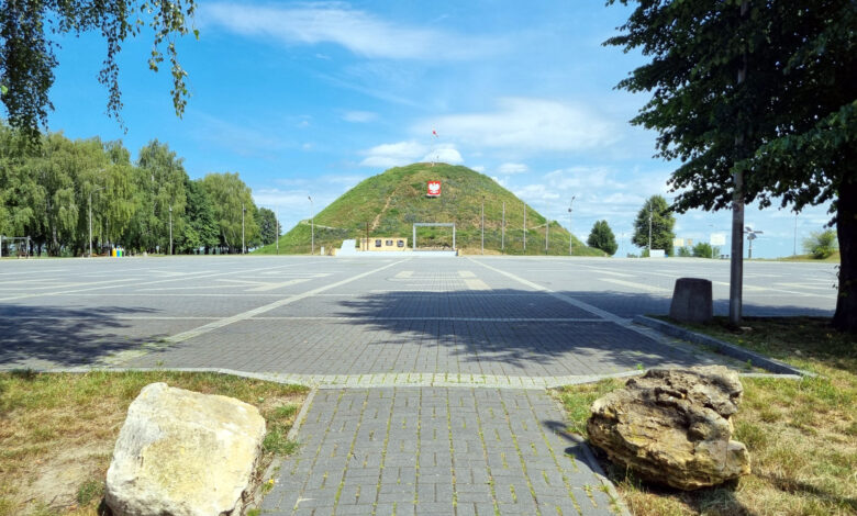Kopiec Wyzwolenia w Piekarach Śląskich to znakomity punkt widokowyv