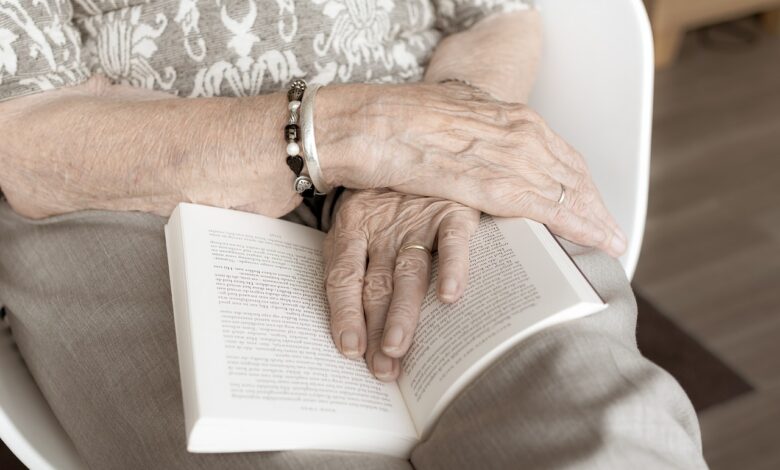 Opaski bezpieczeństwa dla seniorów/fot.pixabay.com