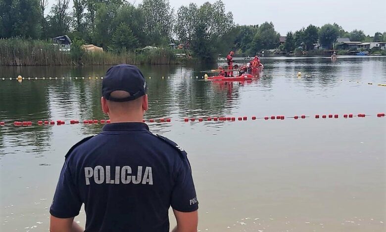 Śląskie: Tragedia na kąpielisku. Nie żyje nastolatek/fot.Śląska Policja
