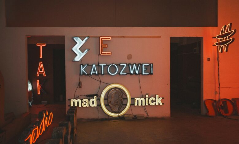 Śląskie: Uratował neony. Otwiera pracownię /fot.UM Bytom