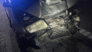 A1 kolizja zmiażdżony samochód po wypadku