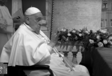 Papież Franciszek nie żyje