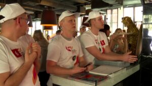 pizza neapolitańska konkurs 2025 grupa uczestników obserwuje zawody