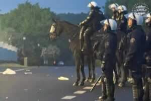 burdy na Stadionie Śląskim patrol konny policji