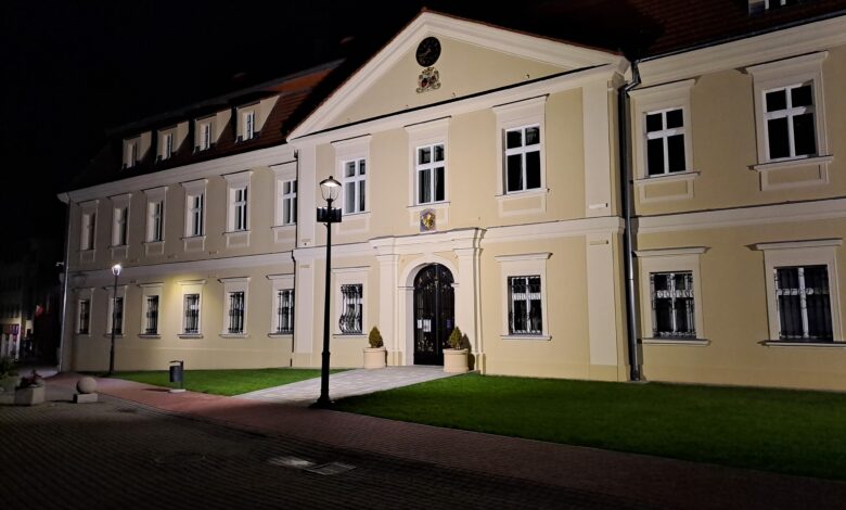 Pałac Dietrichsteinów nocą