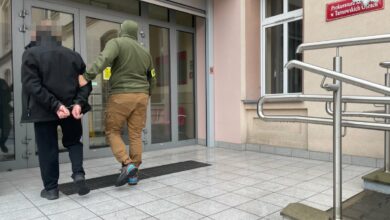 policja aresztowany